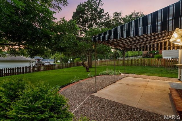 14 Tree Hill Court, Manchester, MO 63021