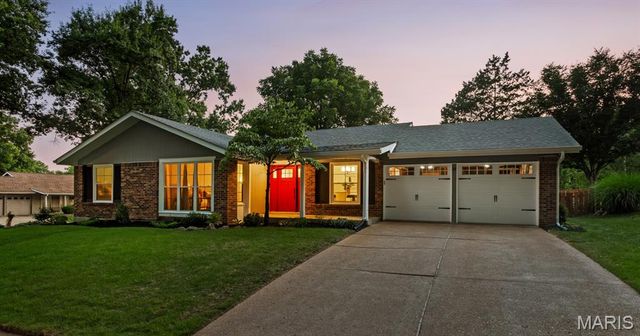 14 Tree Hill Court, Manchester, MO 63021