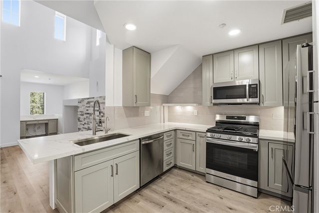225 Coral Rose, Irvine, CA 92603