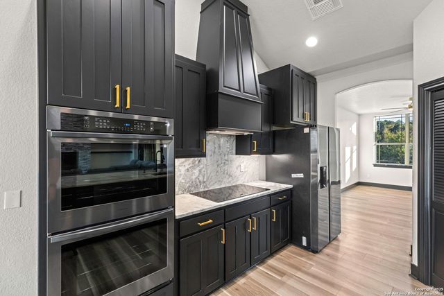 141 Oak Shores, Canyon Lake, TX 78133