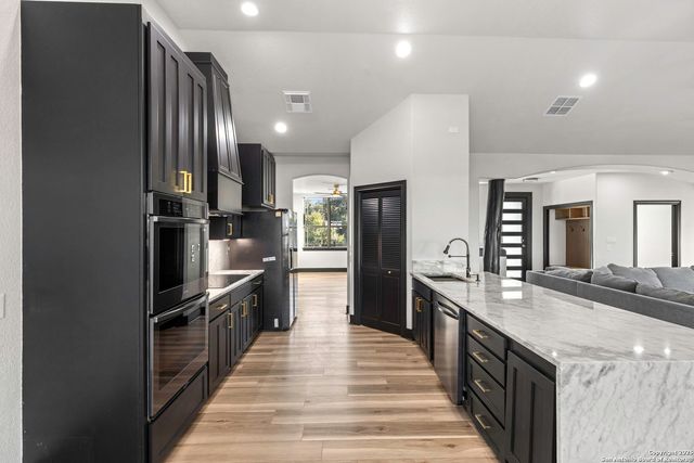 141 Oak Shores, Canyon Lake, TX 78133