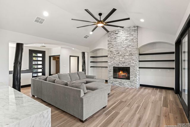 141 Oak Shores, Canyon Lake, TX 78133