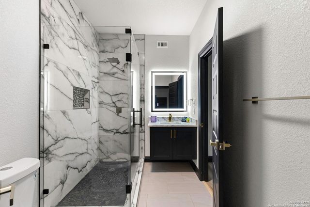 141 Oak Shores, Canyon Lake, TX 78133