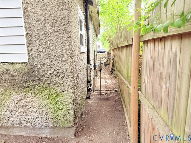2114 Selden St, Richmond, VA 23223