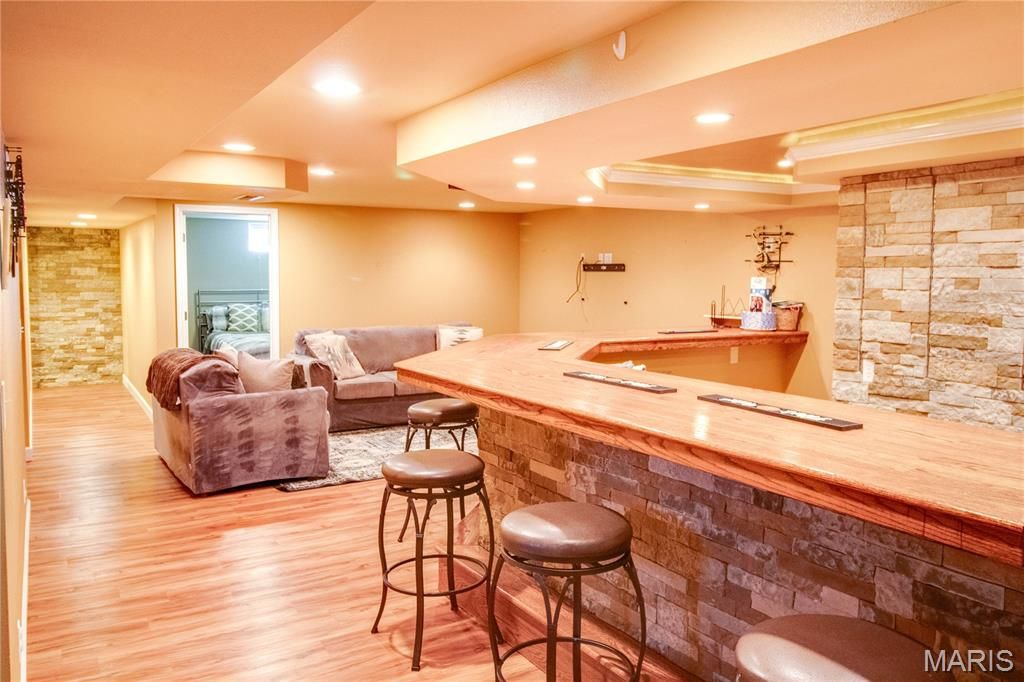Image 21 of property listing at 110 Eaton Avenue, Wood River, IL 62095