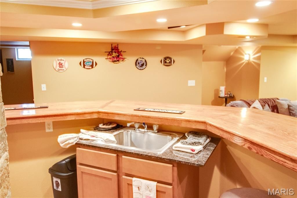 Image 24 of property listing at 110 Eaton Avenue, Wood River, IL 62095