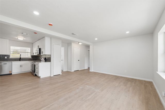 4040 Wind River Drive, Dallas, TX 75216