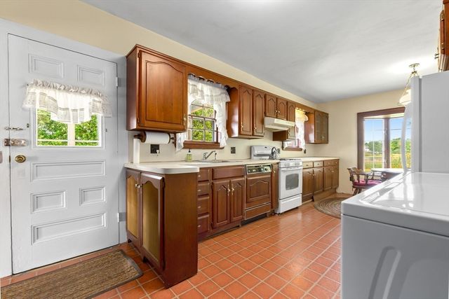 109-111 Liberty St, Danvers, MA 01923