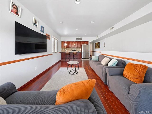 1027 E 231st Street, Bronx, NY 10466