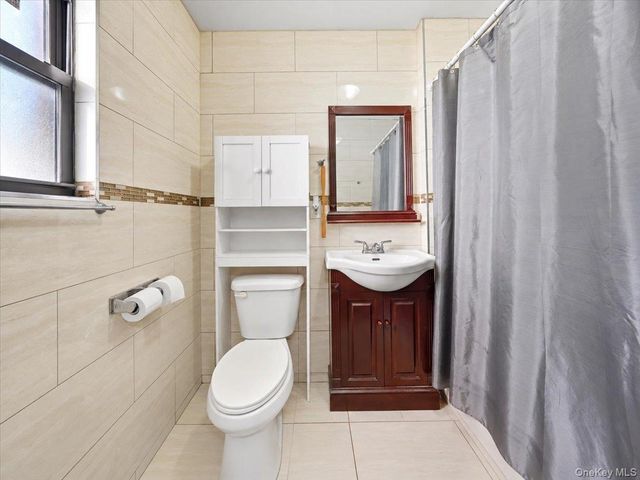 1027 E 231st Street, Bronx, NY 10466