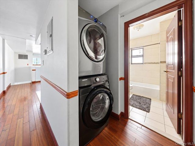 1027 E 231st Street, Bronx, NY 10466
