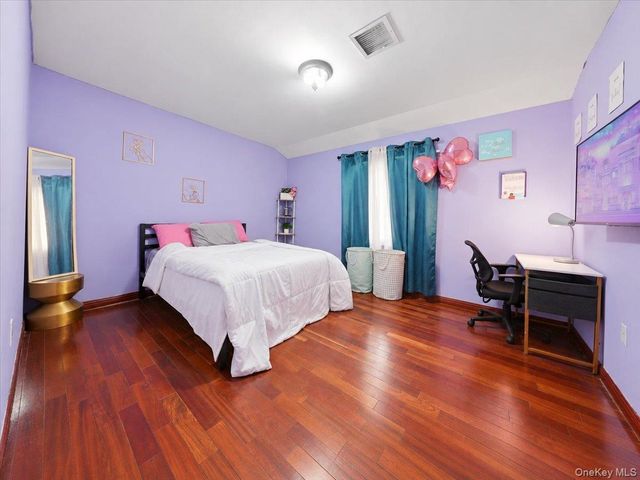 1027 E 231st Street, Bronx, NY 10466