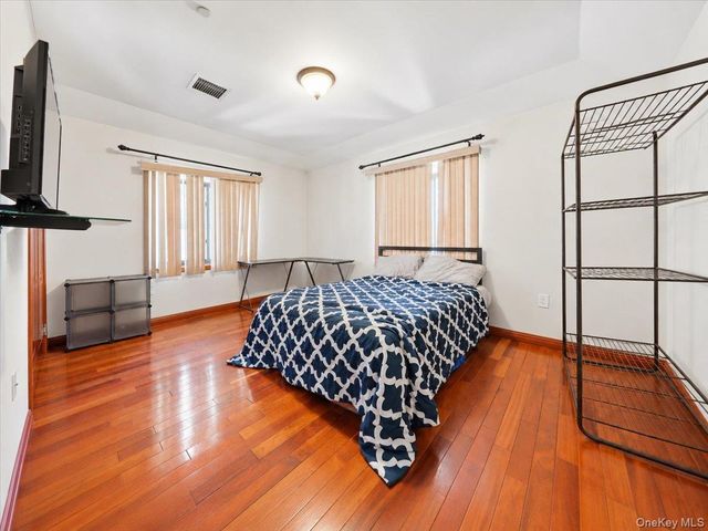 1027 E 231st Street, Bronx, NY 10466