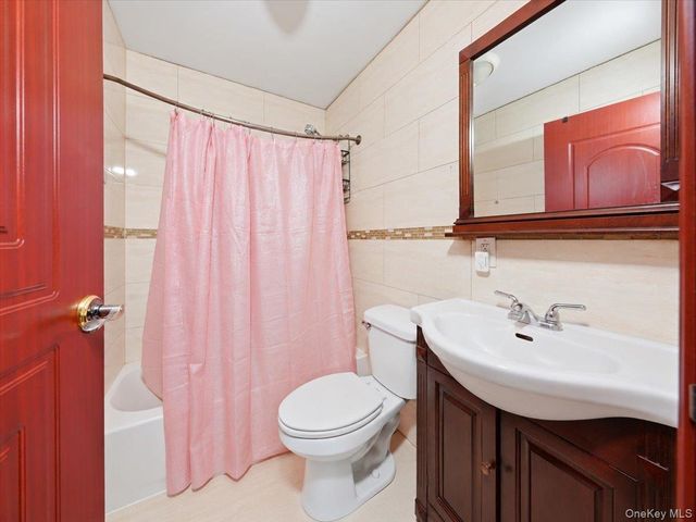 1027 E 231st Street, Bronx, NY 10466