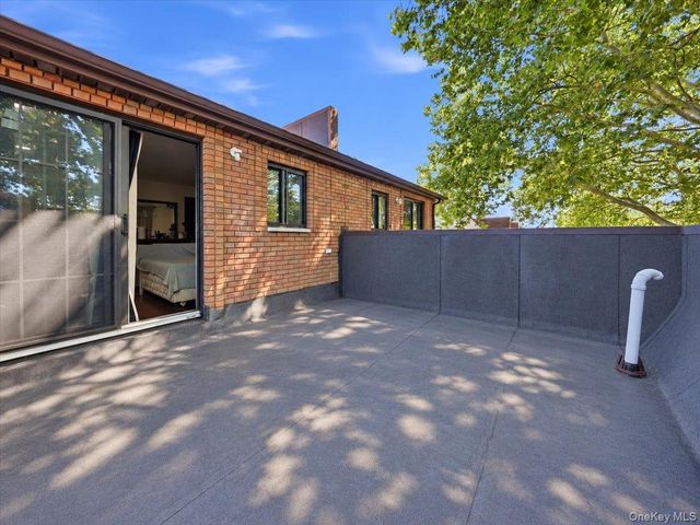 1027 E 231st Street, Bronx, NY 10466