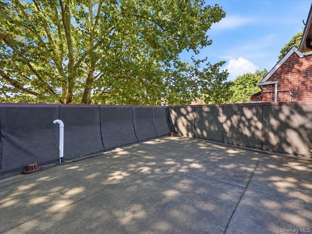 1027 E 231st Street, Bronx, NY 10466