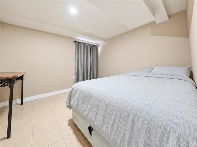 1027 E 231st Street, Bronx, NY 10466