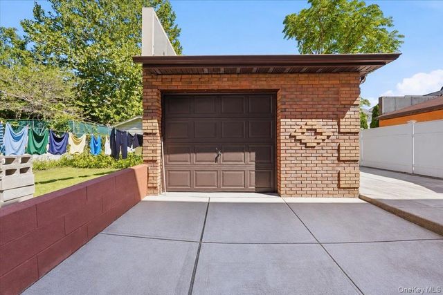 1027 E 231st Street, Bronx, NY 10466