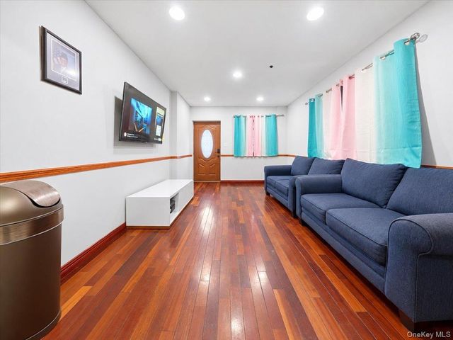 1027 E 231st Street, Bronx, NY 10466