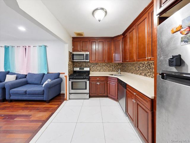 1027 E 231st Street, Bronx, NY 10466
