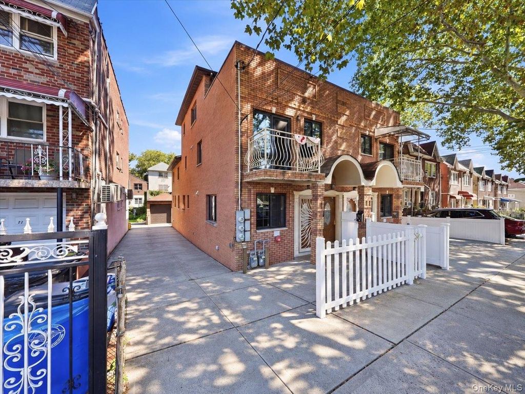 1027 E 231st Street, Bronx, NY 10466 — photo 2