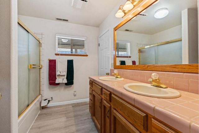 7620 E Grayson Rd, Hughson, CA 95326