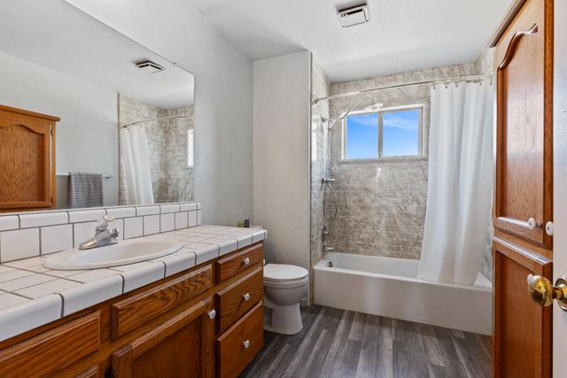 7620 E Grayson Rd, Hughson, CA 95326