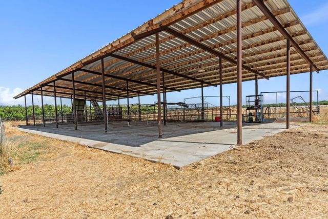 7620 E Grayson Rd, Hughson, CA 95326