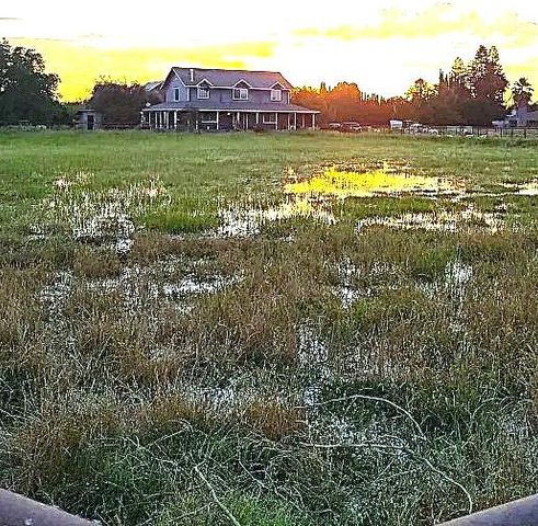 7620 E Grayson Rd, Hughson, CA 95326