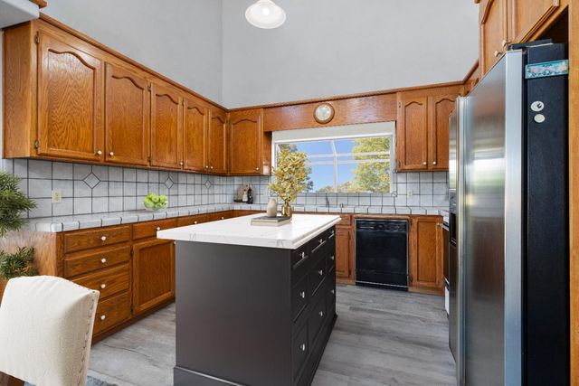 7620 E Grayson Rd, Hughson, CA 95326