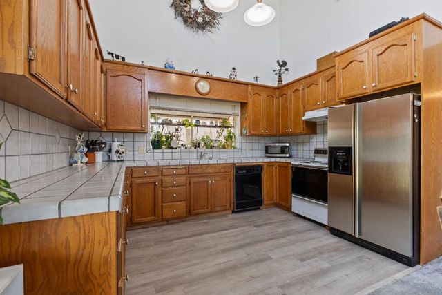 7620 E Grayson Rd, Hughson, CA 95326