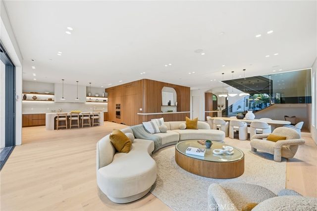 16782 Otsego, Encino, CA 91436