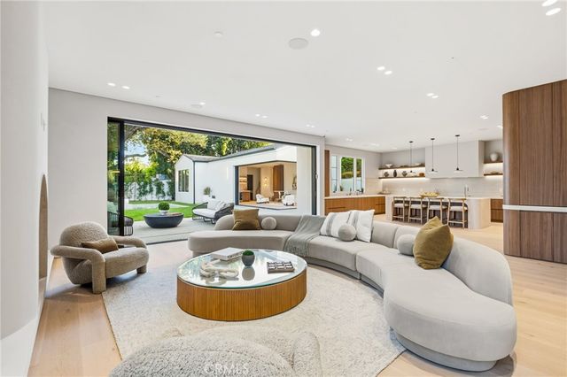 16782 Otsego, Encino, CA 91436