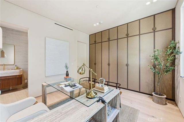 16782 Otsego, Encino, CA 91436