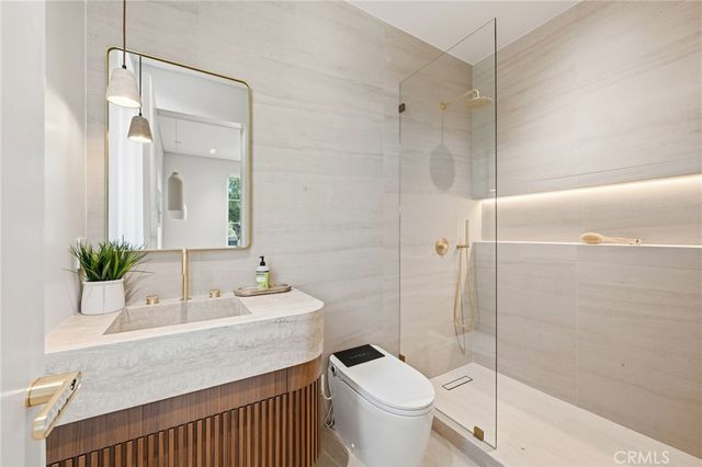 16782 Otsego, Encino, CA 91436