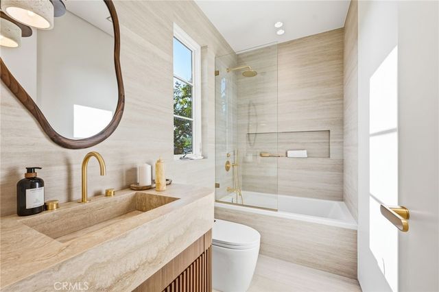 16782 Otsego, Encino, CA 91436