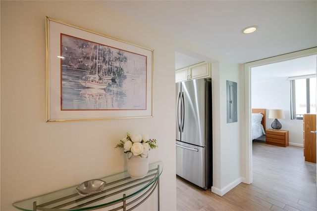 6267 MIDNIGHT PASS ROAD 306, Sarasota, FL 34242