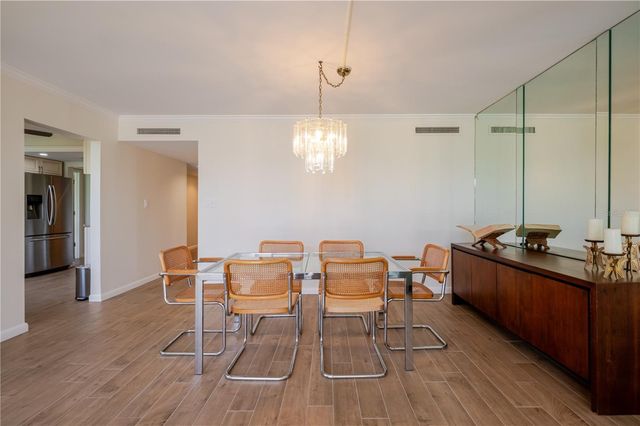 6267 MIDNIGHT PASS ROAD 306, Sarasota, FL 34242