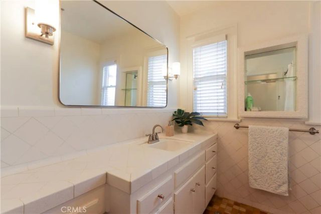 2421 Oakmont, Santa Ana, CA 92706