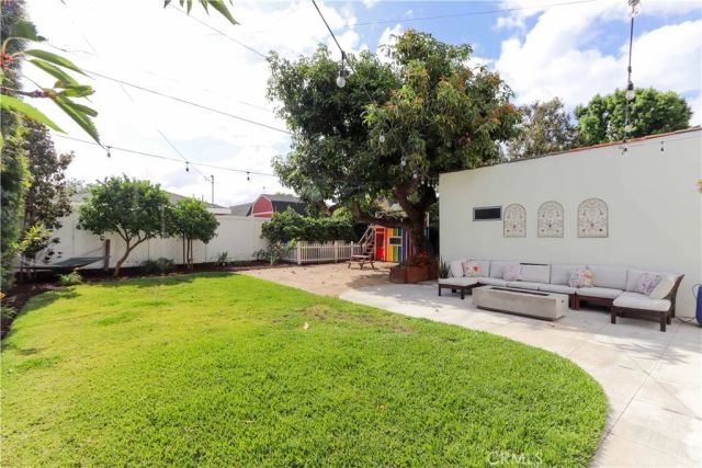 2421 Oakmont, Santa Ana, CA 92706