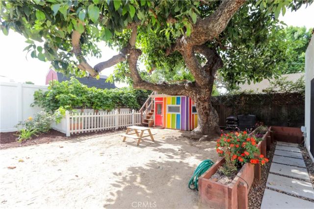 2421 Oakmont, Santa Ana, CA 92706