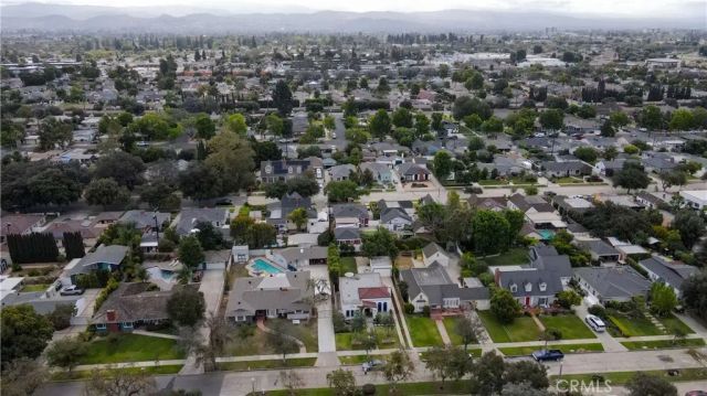 2421 Oakmont, Santa Ana, CA 92706
