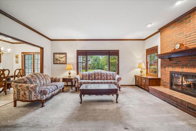 2310 Big Woods Drive, Batavia, IL 60510