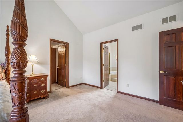 2310 Big Woods Drive, Batavia, IL 60510