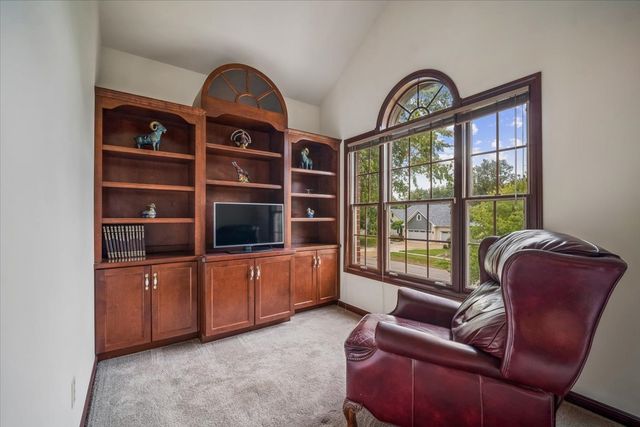 2310 Big Woods Drive, Batavia, IL 60510