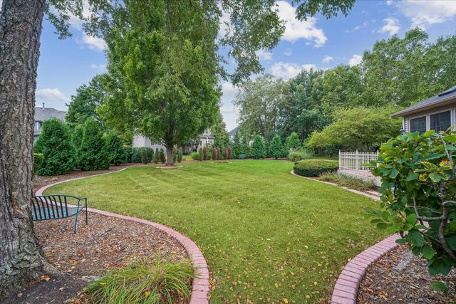 2310 Big Woods Drive, Batavia, IL 60510