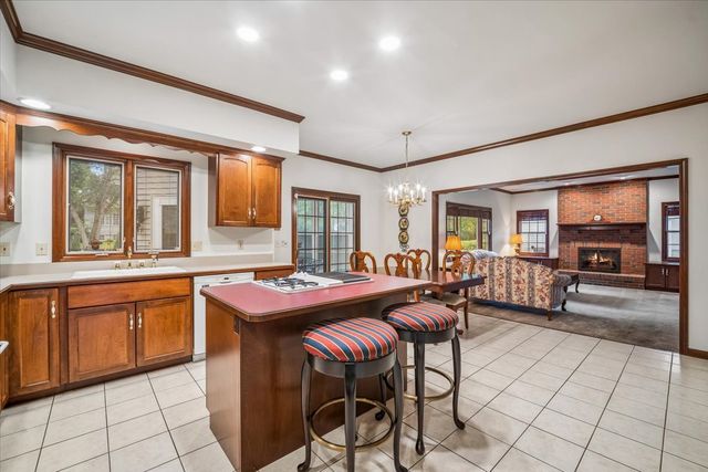 2310 Big Woods Drive, Batavia, IL 60510