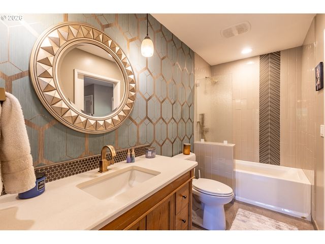 8013 Se MAPLE Ave, Vancouver, WA 98664