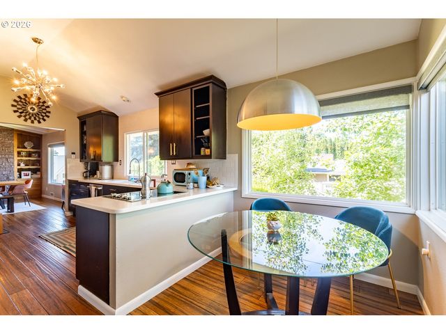 8013 Se MAPLE Ave, Vancouver, WA 98664