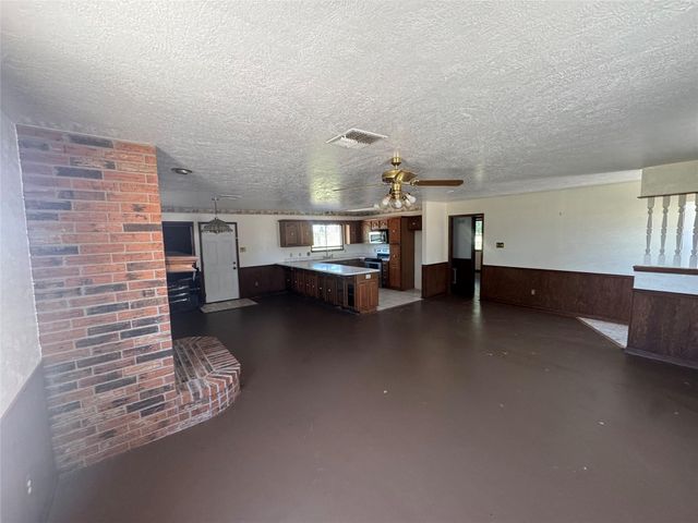 2520 Hwy 304, Smithville, TX 78957